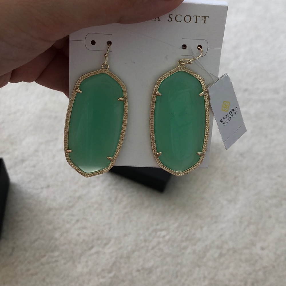 NWT Kendra Scott danielle earrings